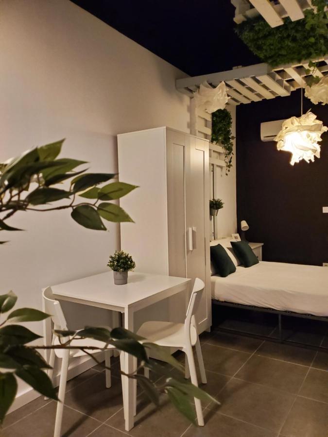 Small And Cozy Rooms - G Valencia Exterior photo