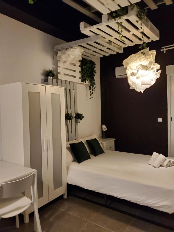 Small And Cozy Rooms - G Valencia Exterior photo