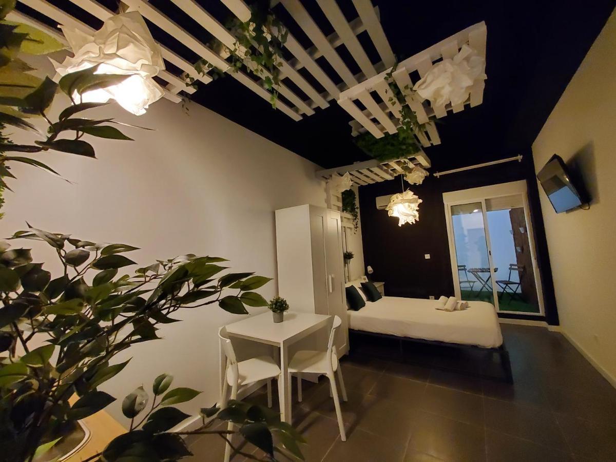 Small And Cozy Rooms - G Valencia Exterior photo